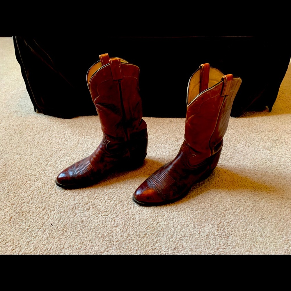 Tony Llama Men’s cowboy boots fits foot size 9